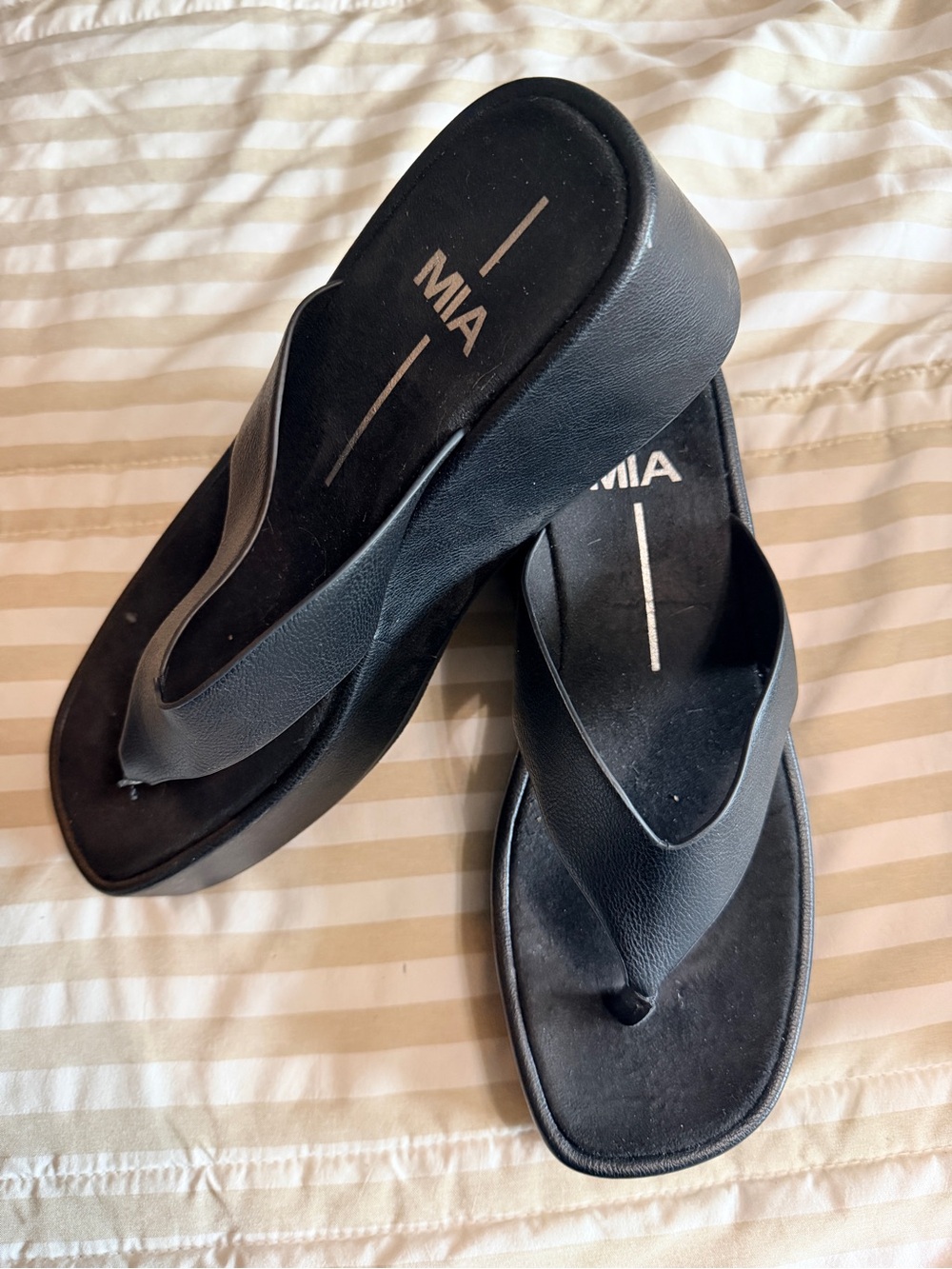 MIA Black Textured Flip Flops with Logo Insole - Picture 2 of 3